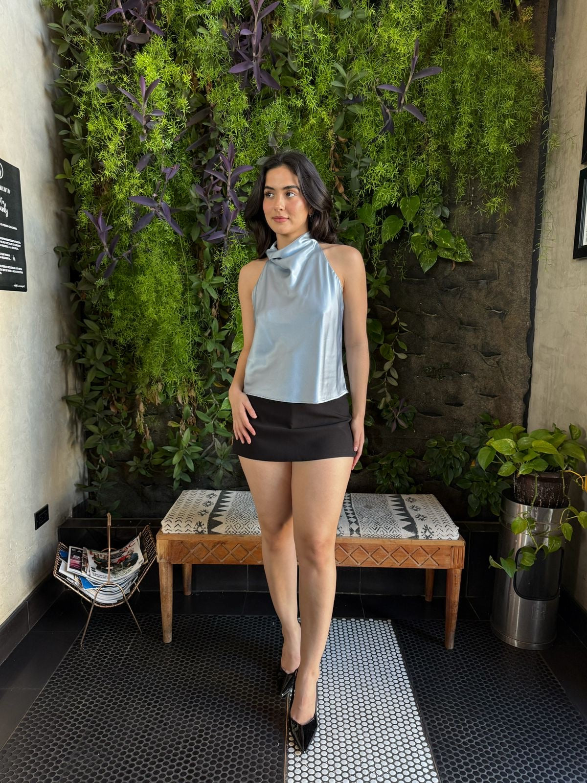 Blusa Halter Satinada Lisa Azul Cielo