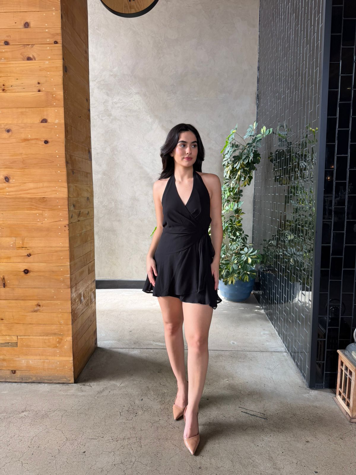 Vestido Halter Cruzado con Moño - Negro
