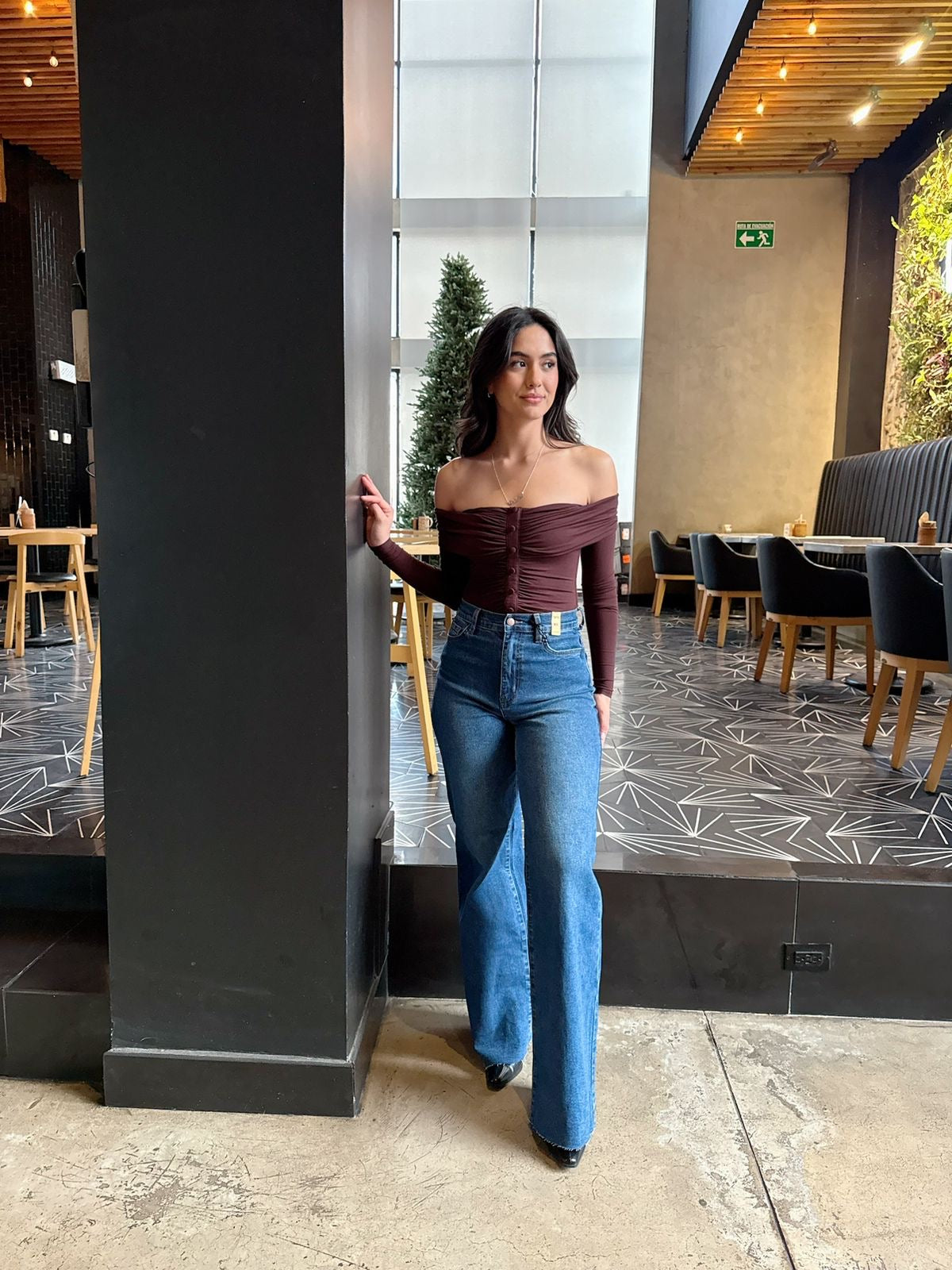 Body a los Hombros con Botones