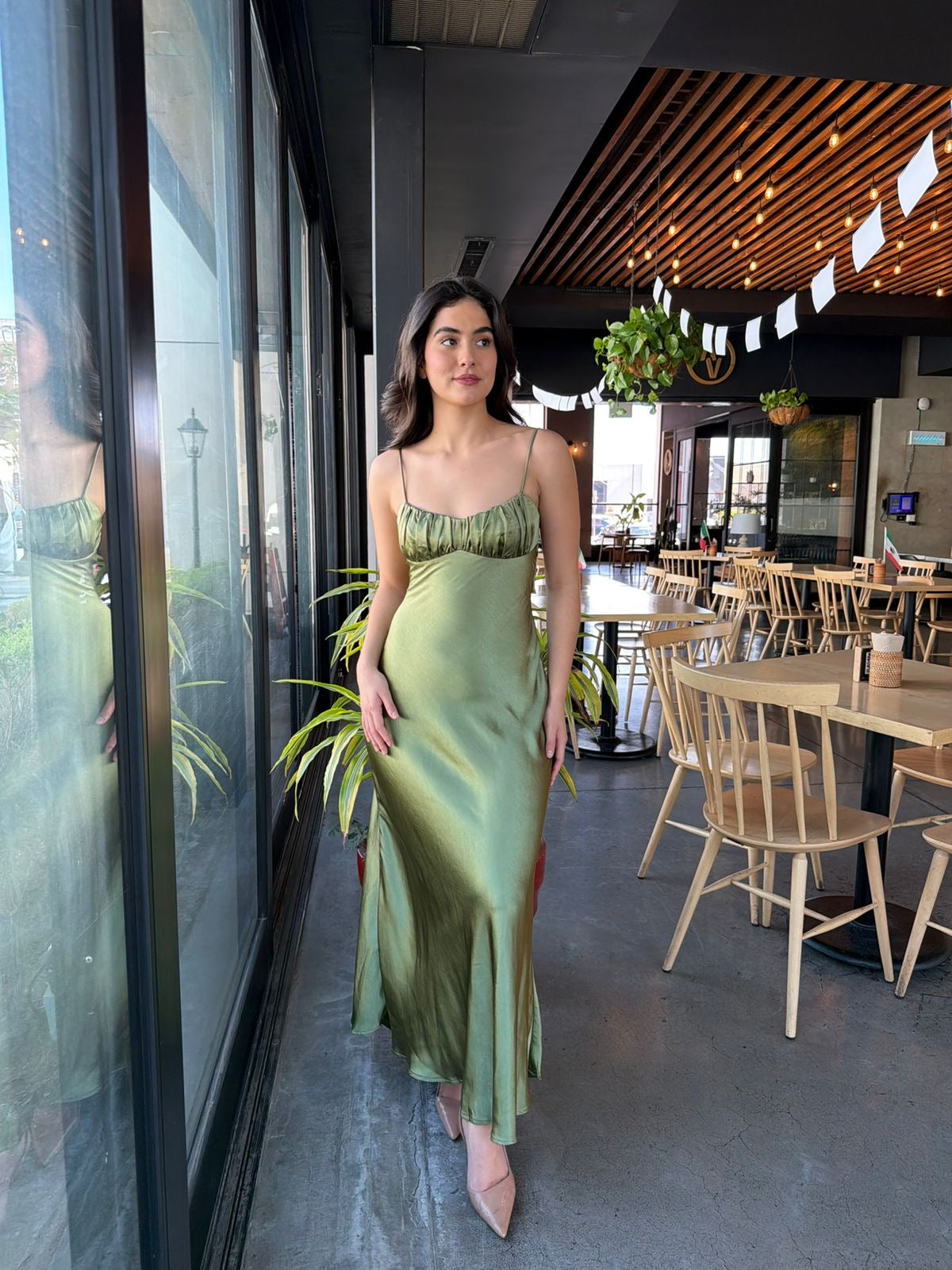Vestido Midi Satinado - Verde