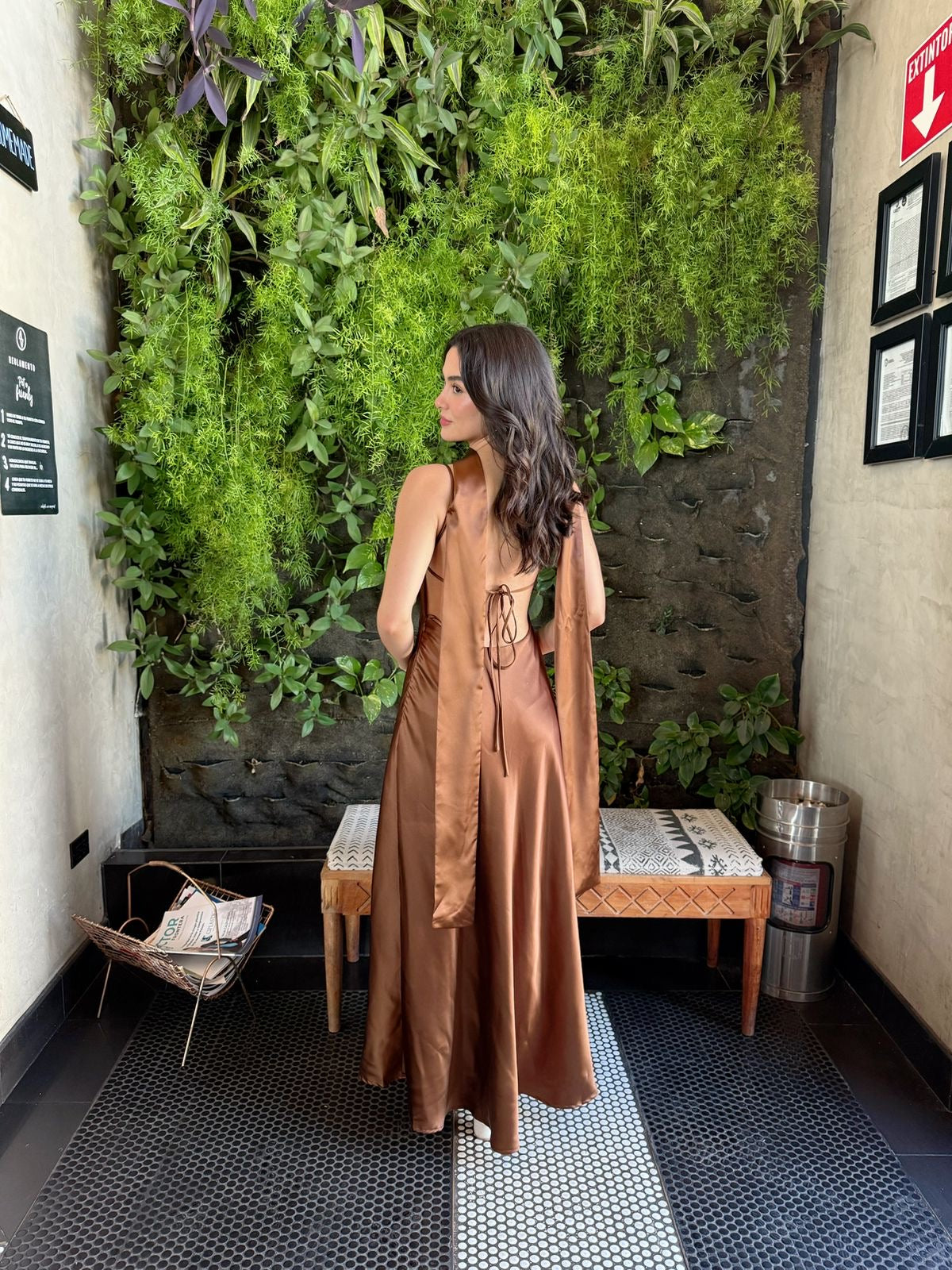 Vestido Largo Satin con Mascada