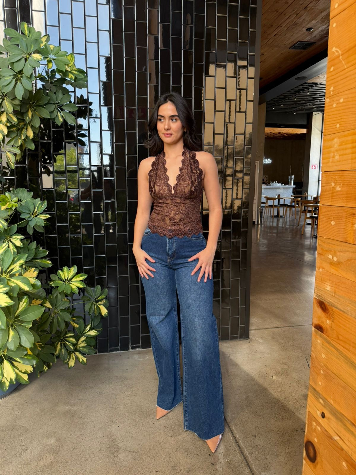 Top Halter Encaje Chocolate