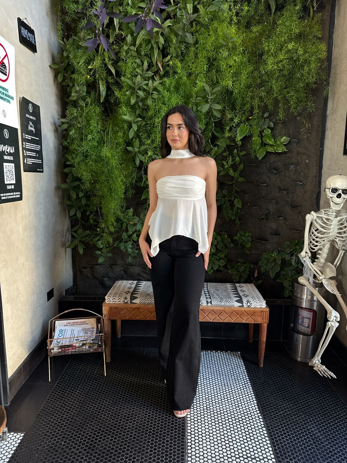 Blusa Strapless con Mascada