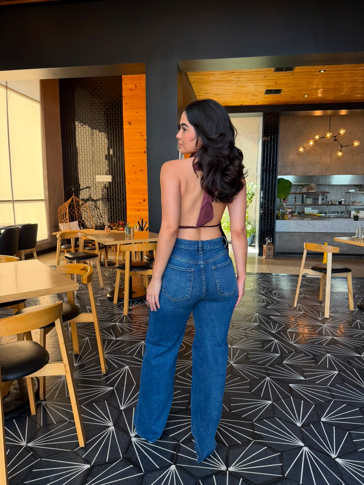 Blusa Halter Satinada Descubierta - Guinda