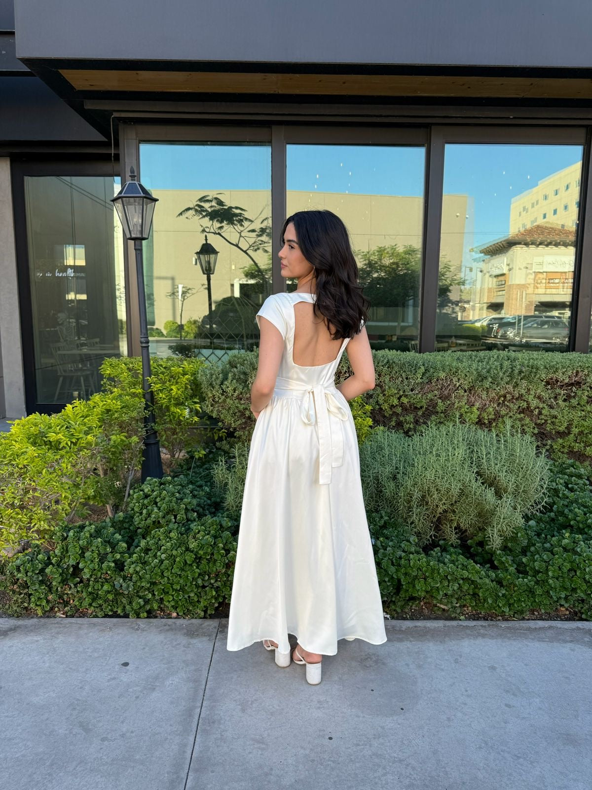 Vestido Satin Moño Espalda