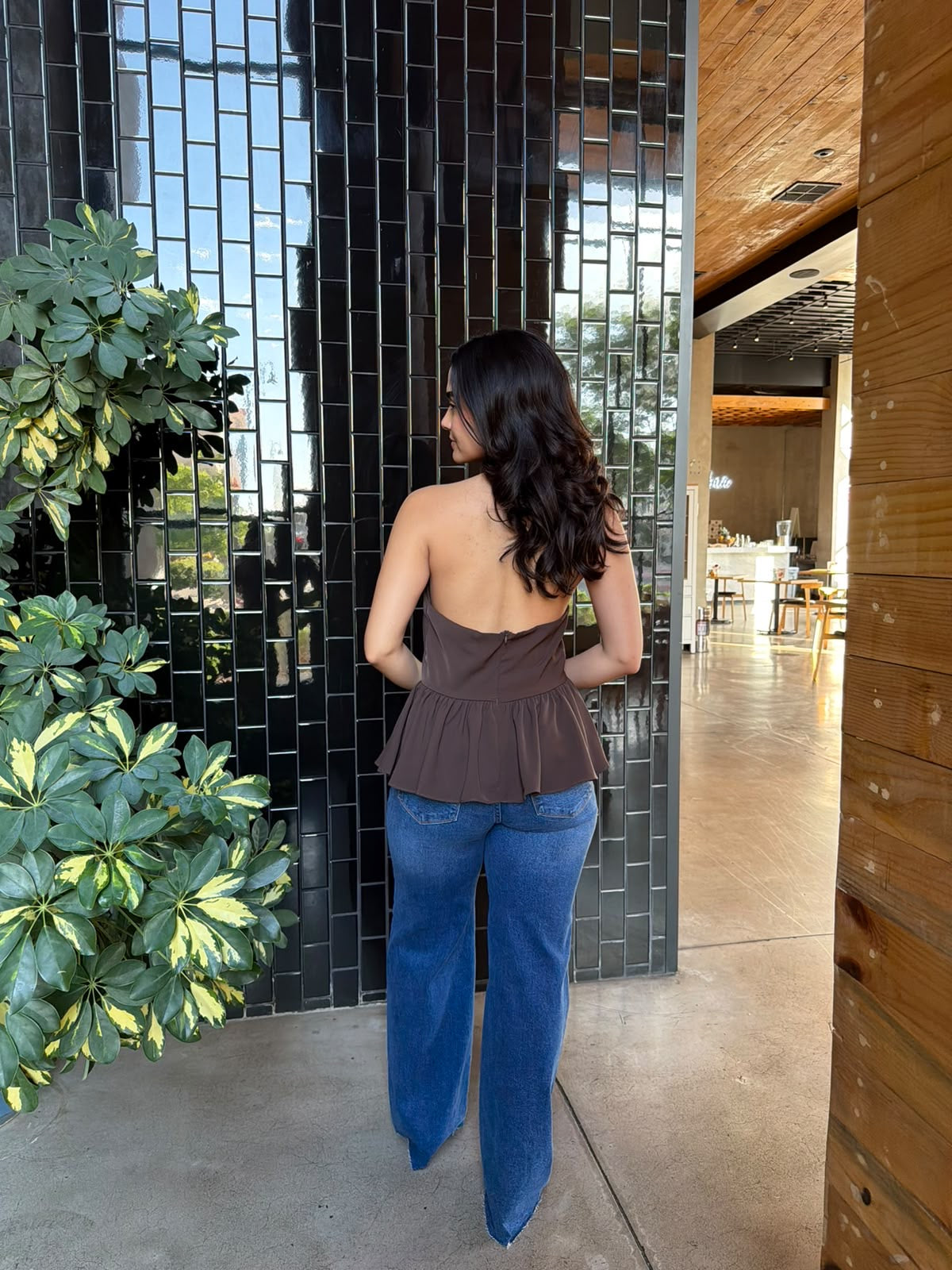 Blusa Halter con Olan - Café