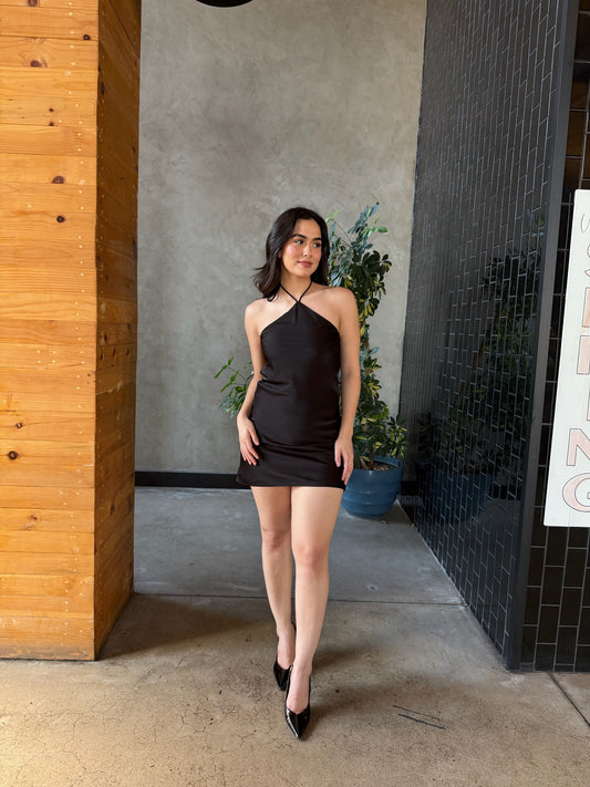Vestido Halter Satinado Negro