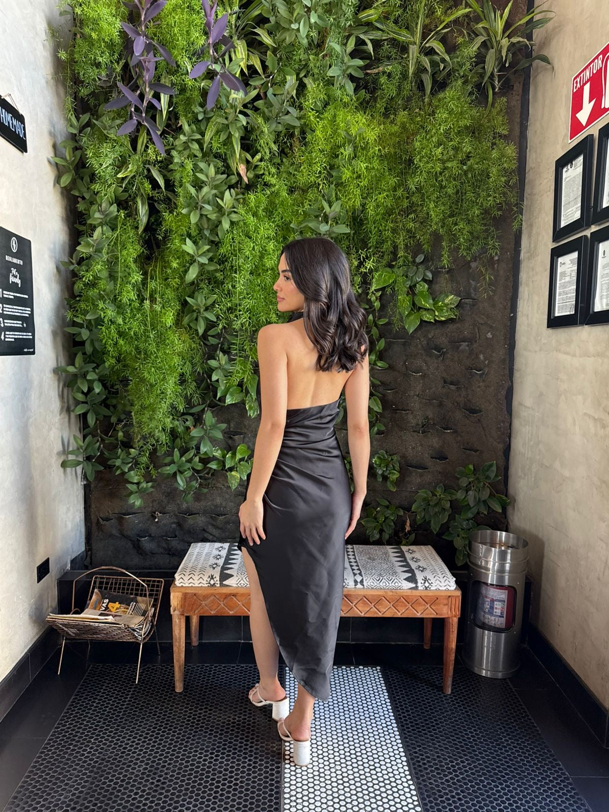 Vestido Midi Satin Asimétrico