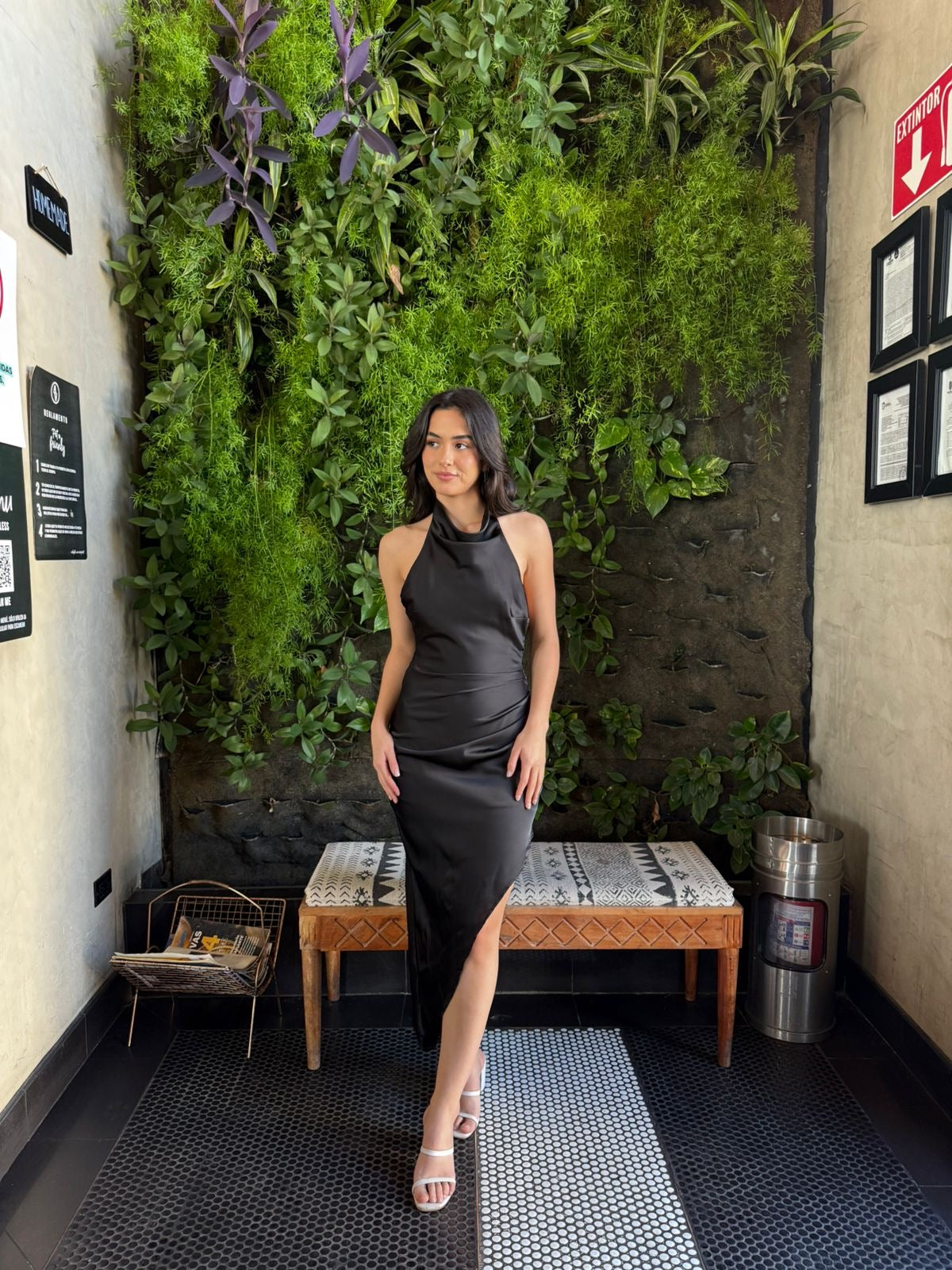 Vestido Midi Satin Asimétrico