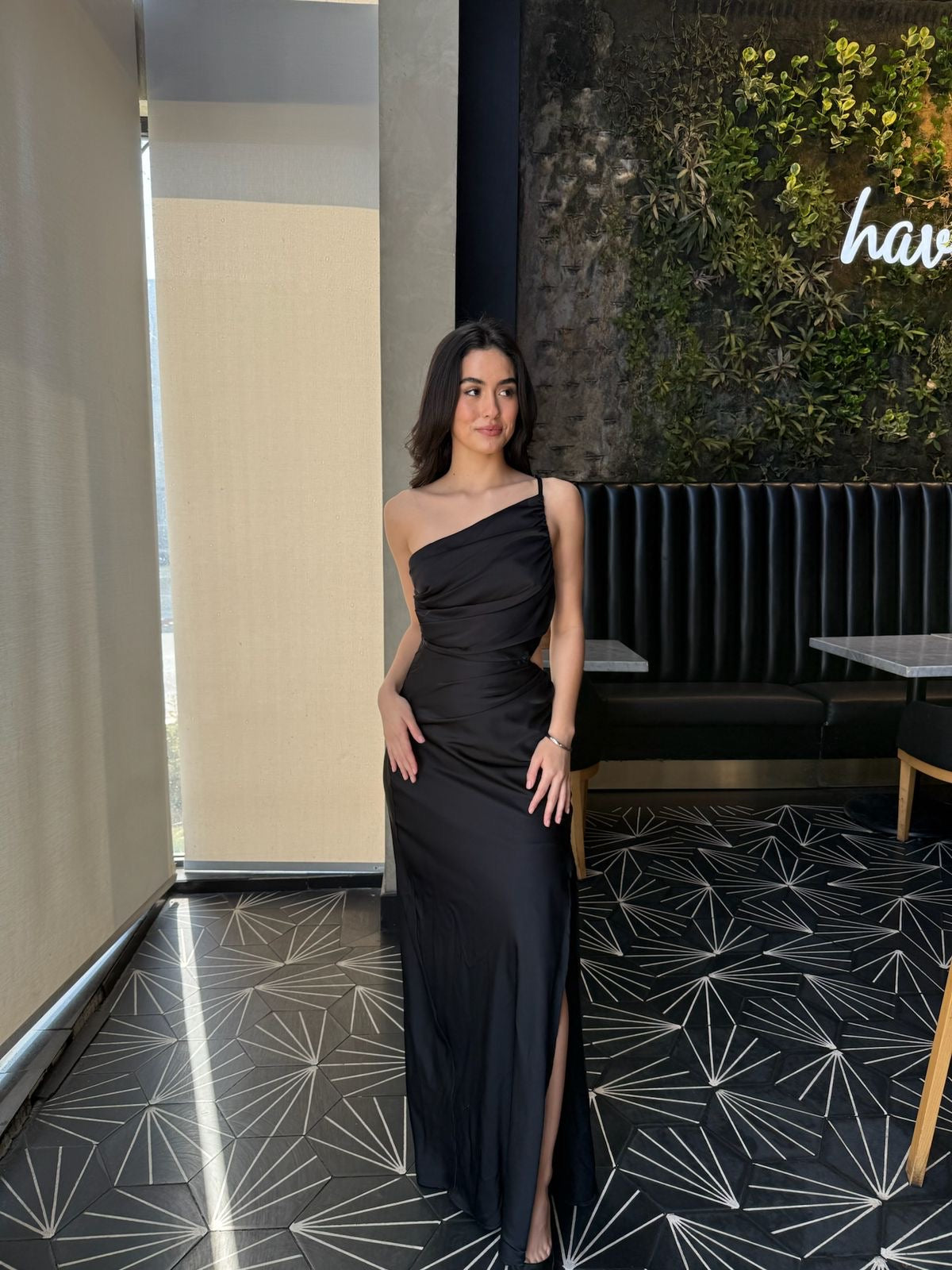 Vestido Asimétrico Satin