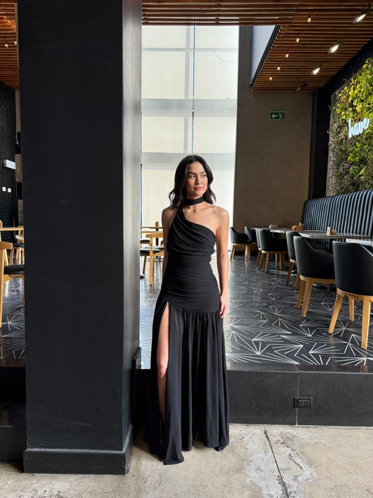 Vestido Asimétrico con Gargantilla