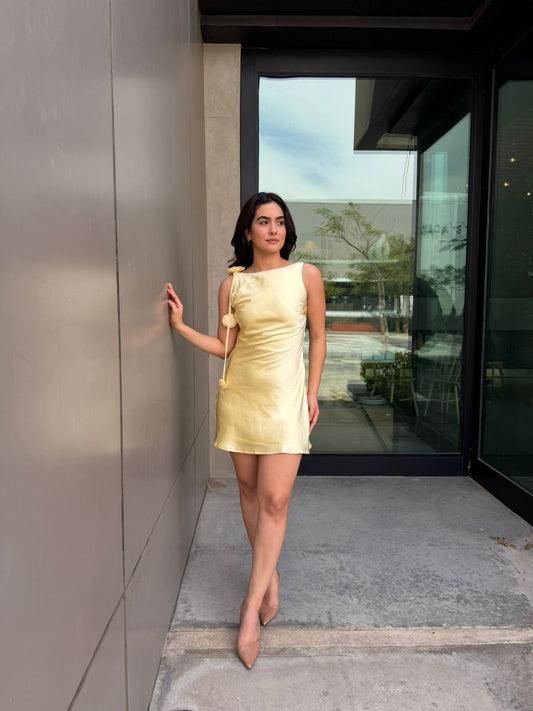 Vestido Satinado con Flores
