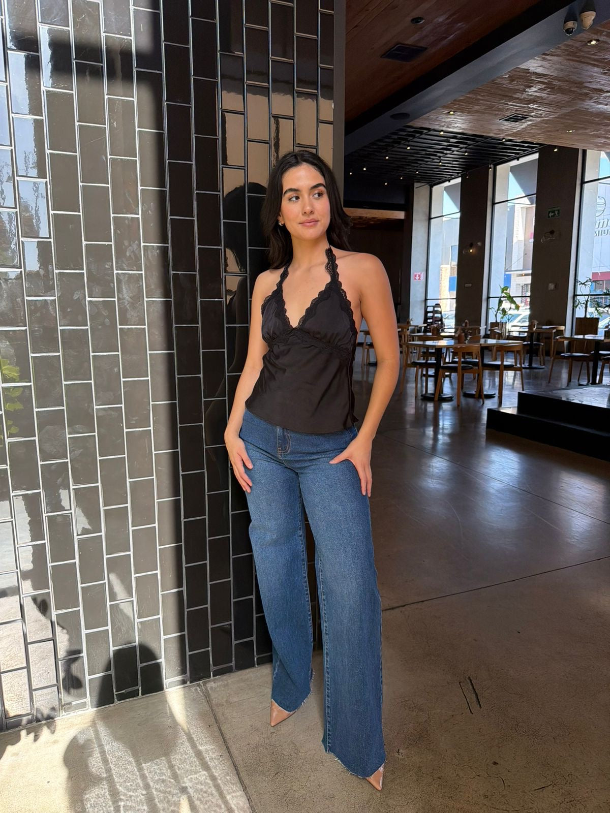 Blusa Satinada con Encaje - Negro