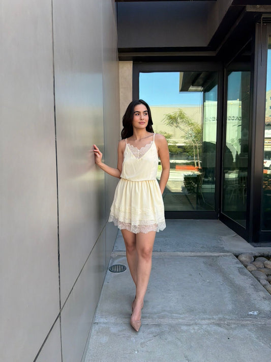 Vestido con Encaje Crema