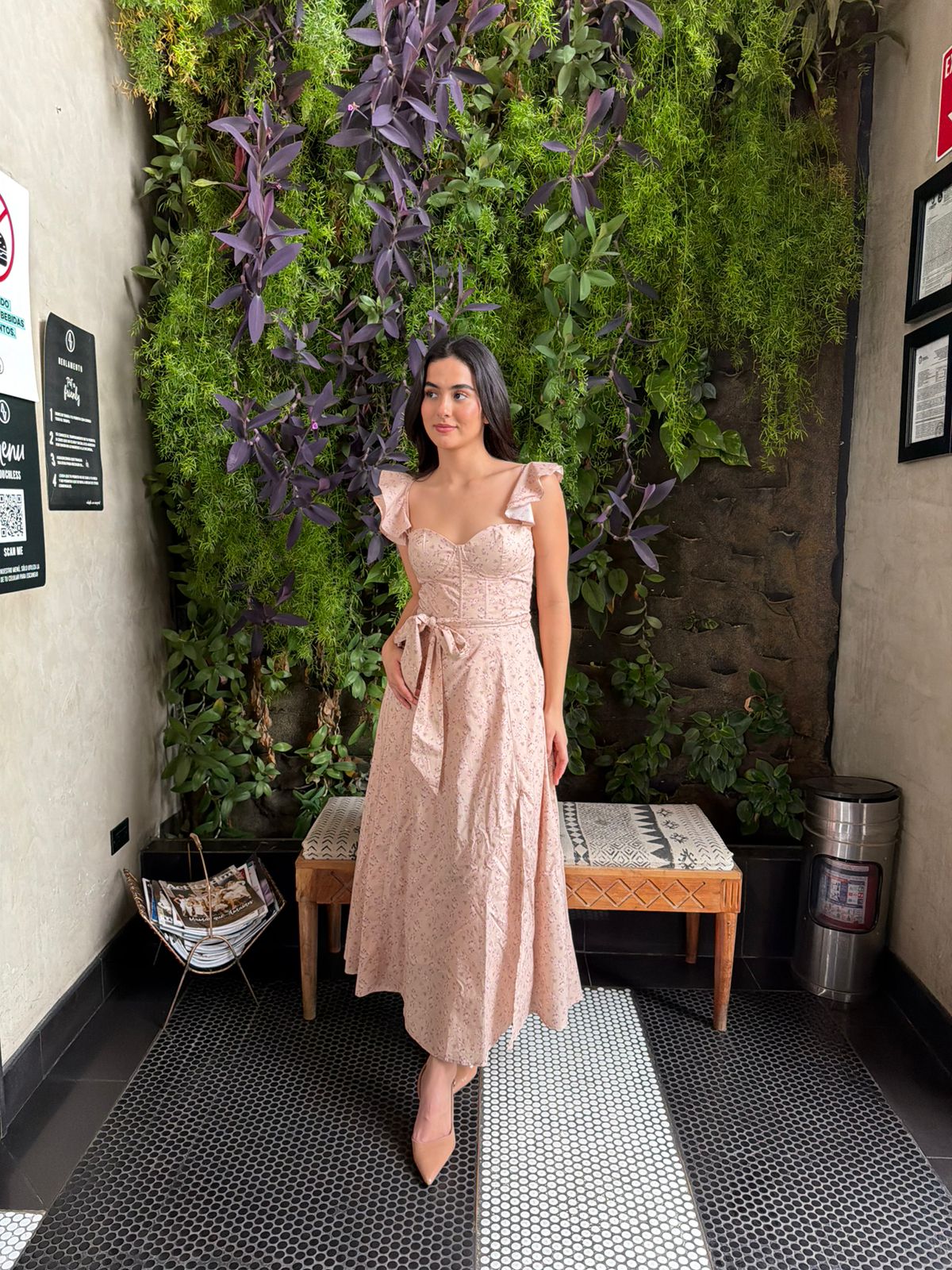 Vestido Midi Flores Rosas
