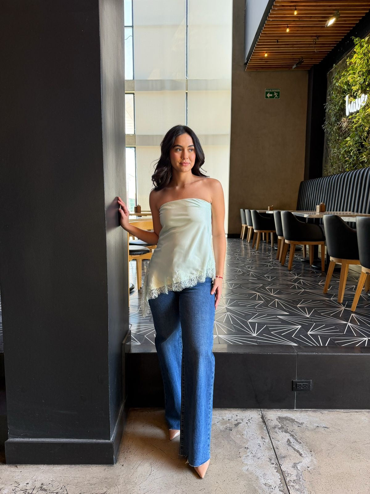 Blusa Strapless Satin/Encaje Asimétrica - Menta