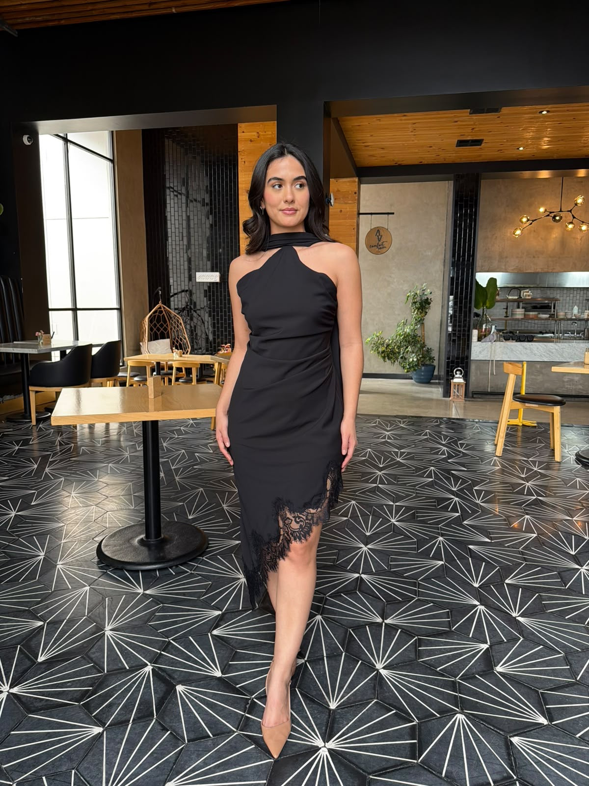 Vestido Halter con Mascada - Negro