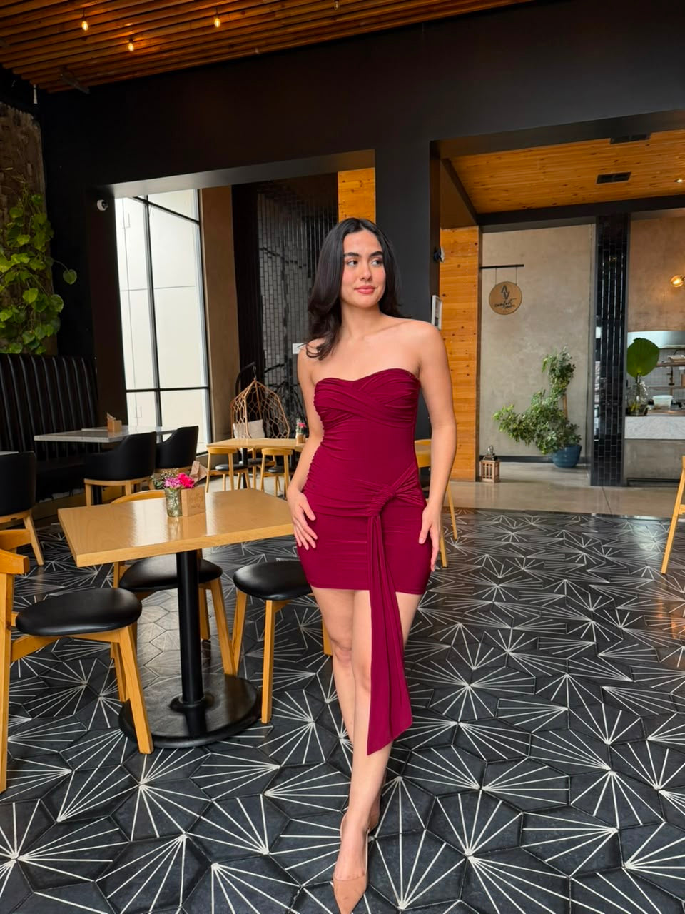 Vestido Strapless Vino