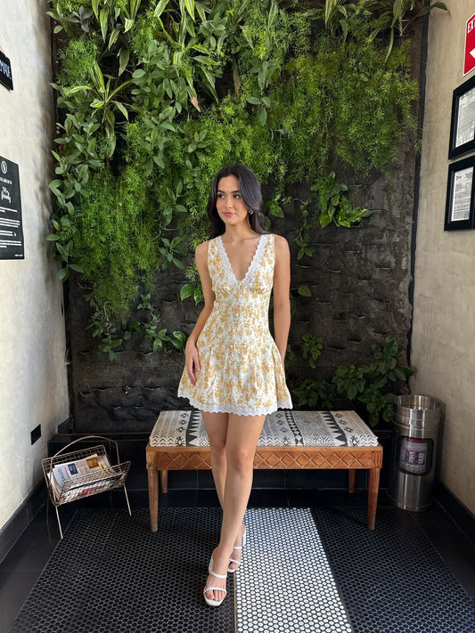 Vestido Escote V encaje