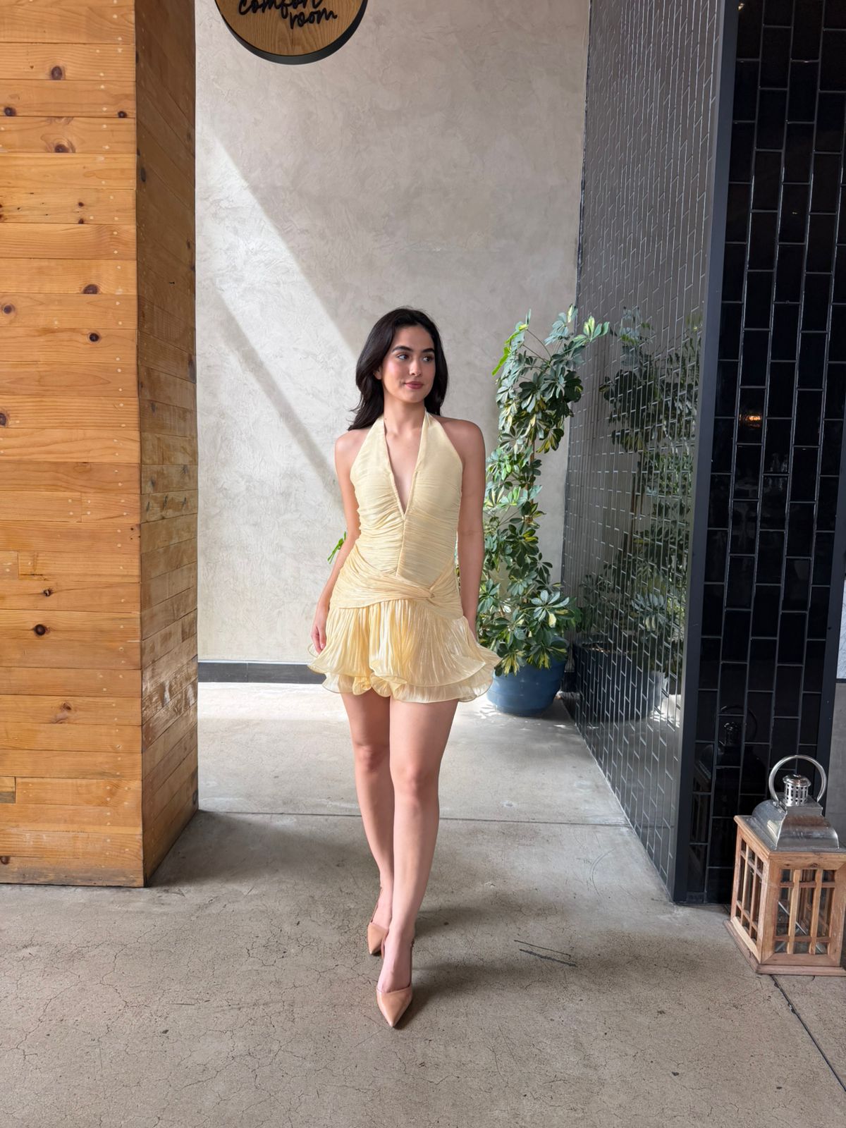 Vestido Halter Plisado Brilloso