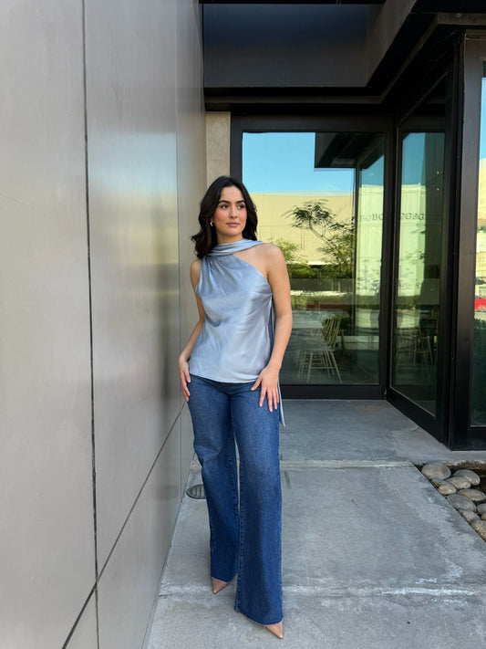 Blusa Satinada con Mascada