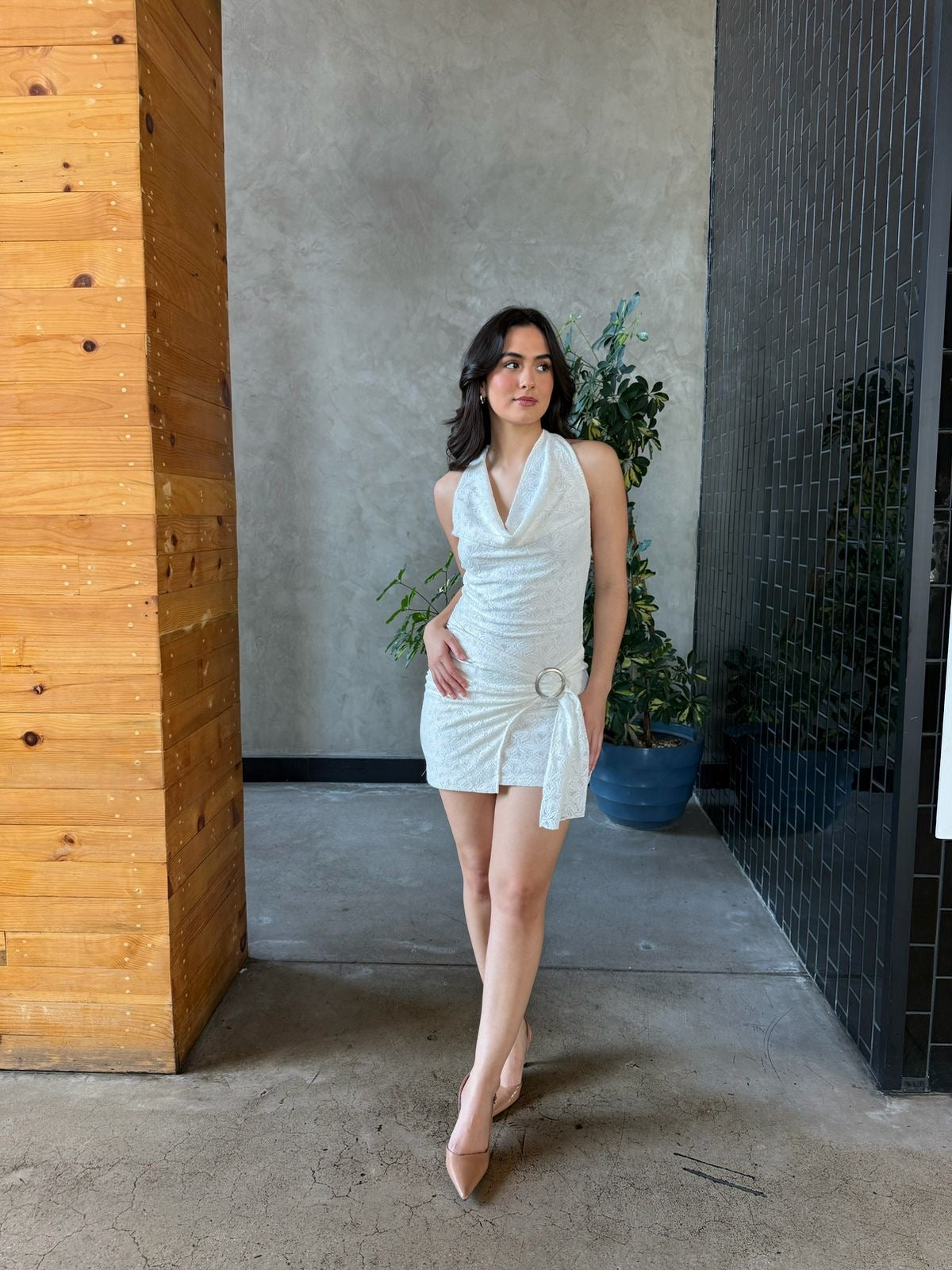 Vestido Halter con Textura y Argolla