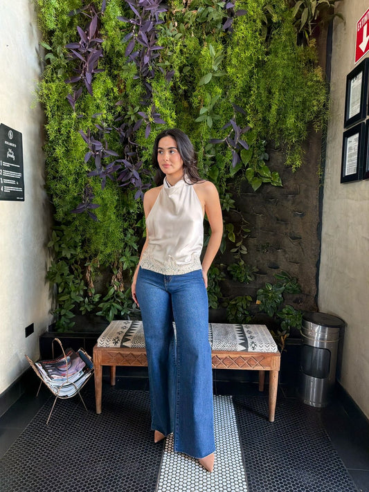 Blusa Halter Satin con Encaje