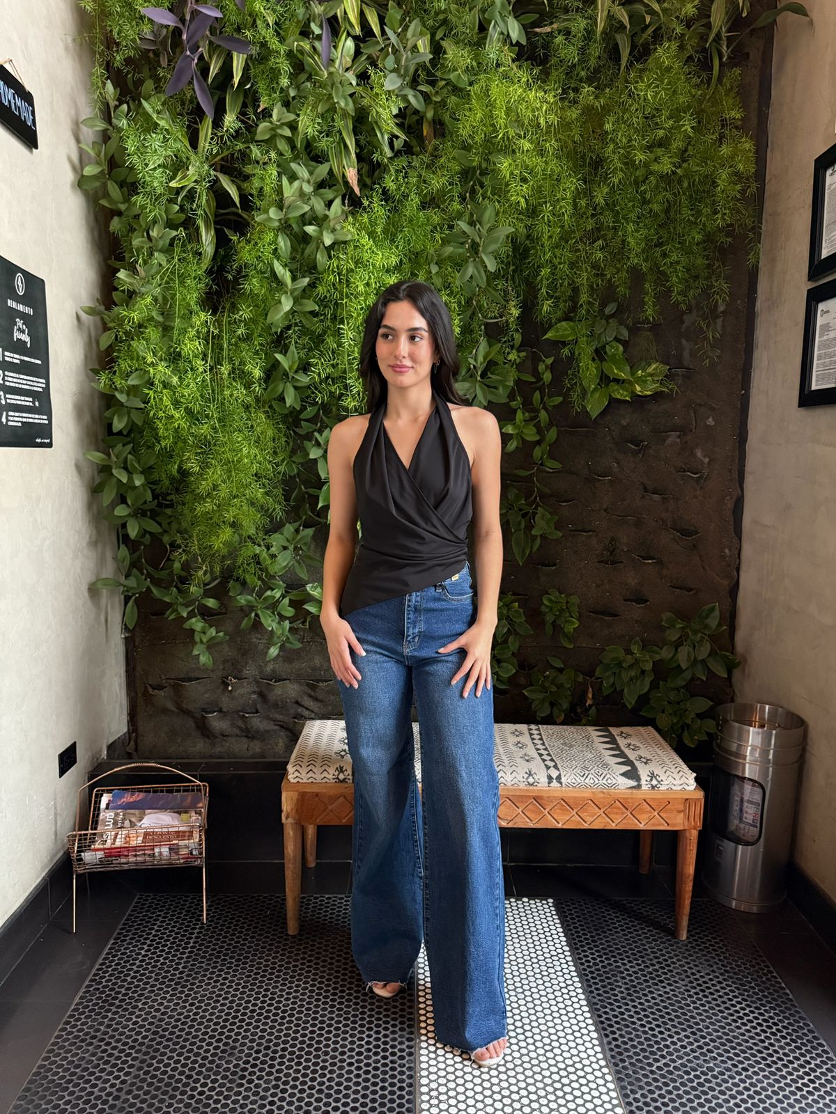 Blusa Halter Asimétrica