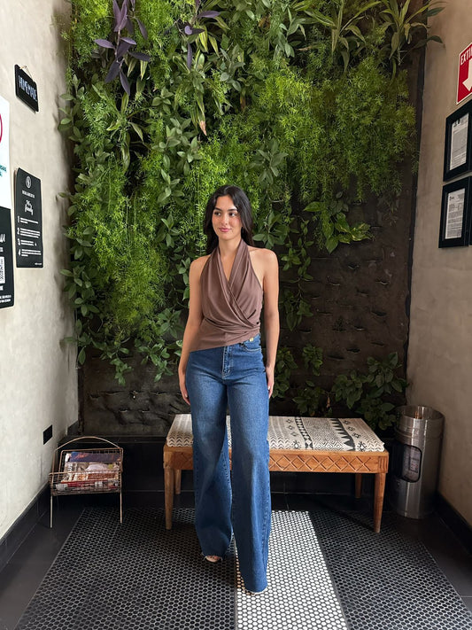 Blusa Halter Asimétrica