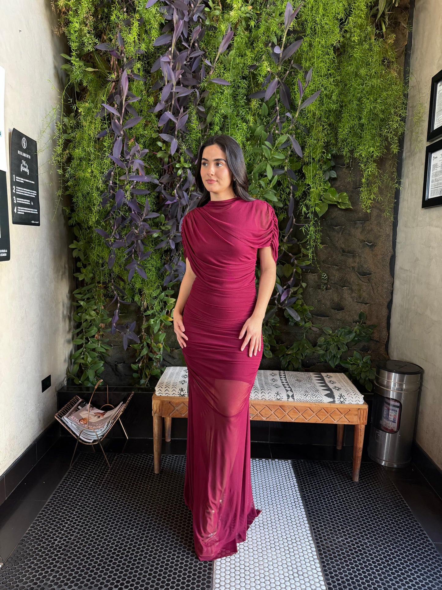 Vestido Mesh Tipo Capa-Guinda