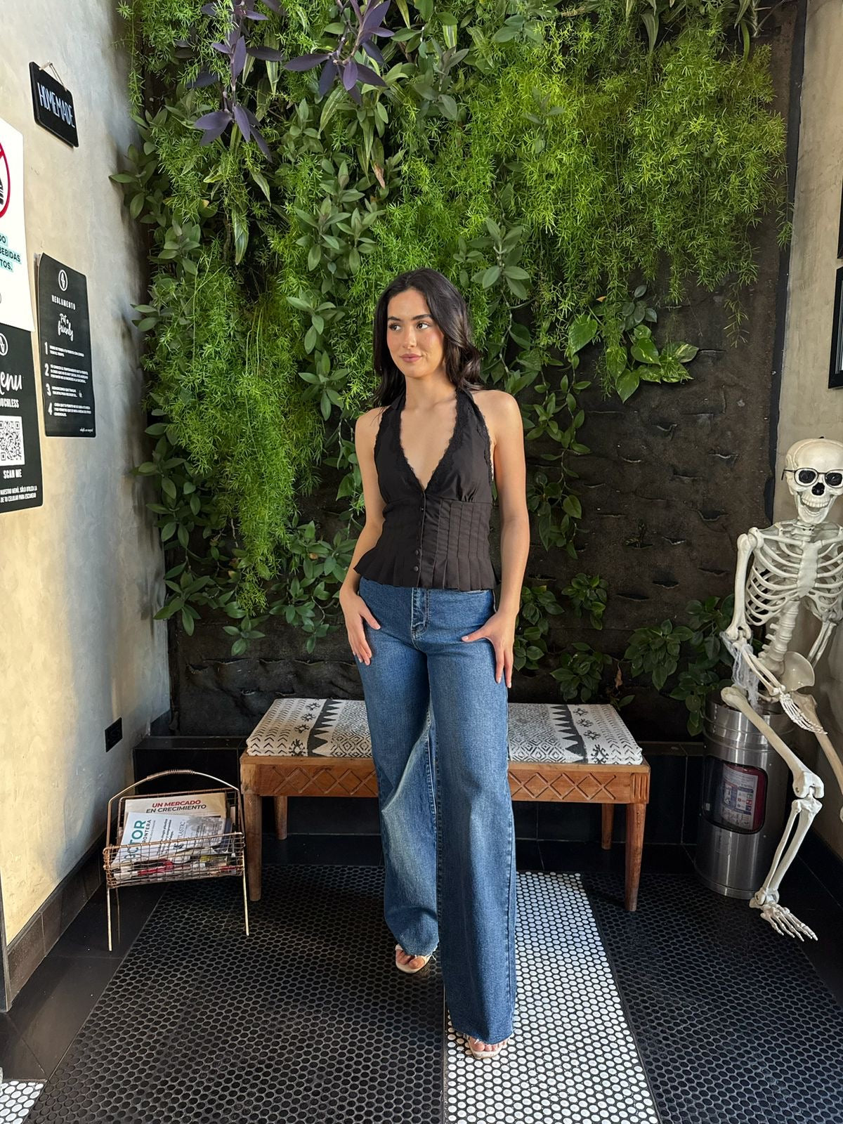 Top Halter Encaje con Botones