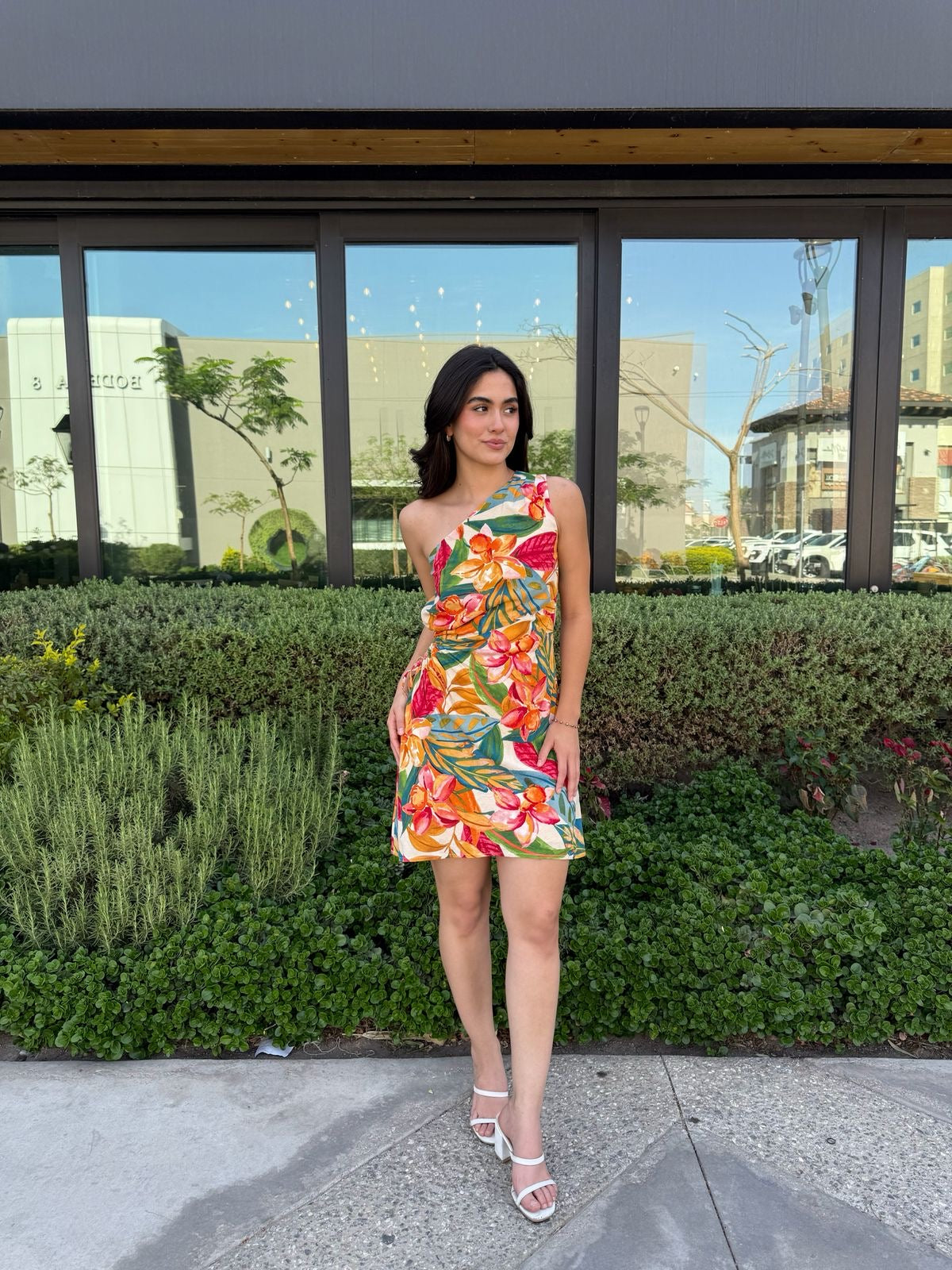 Vestido Flores un Hombro