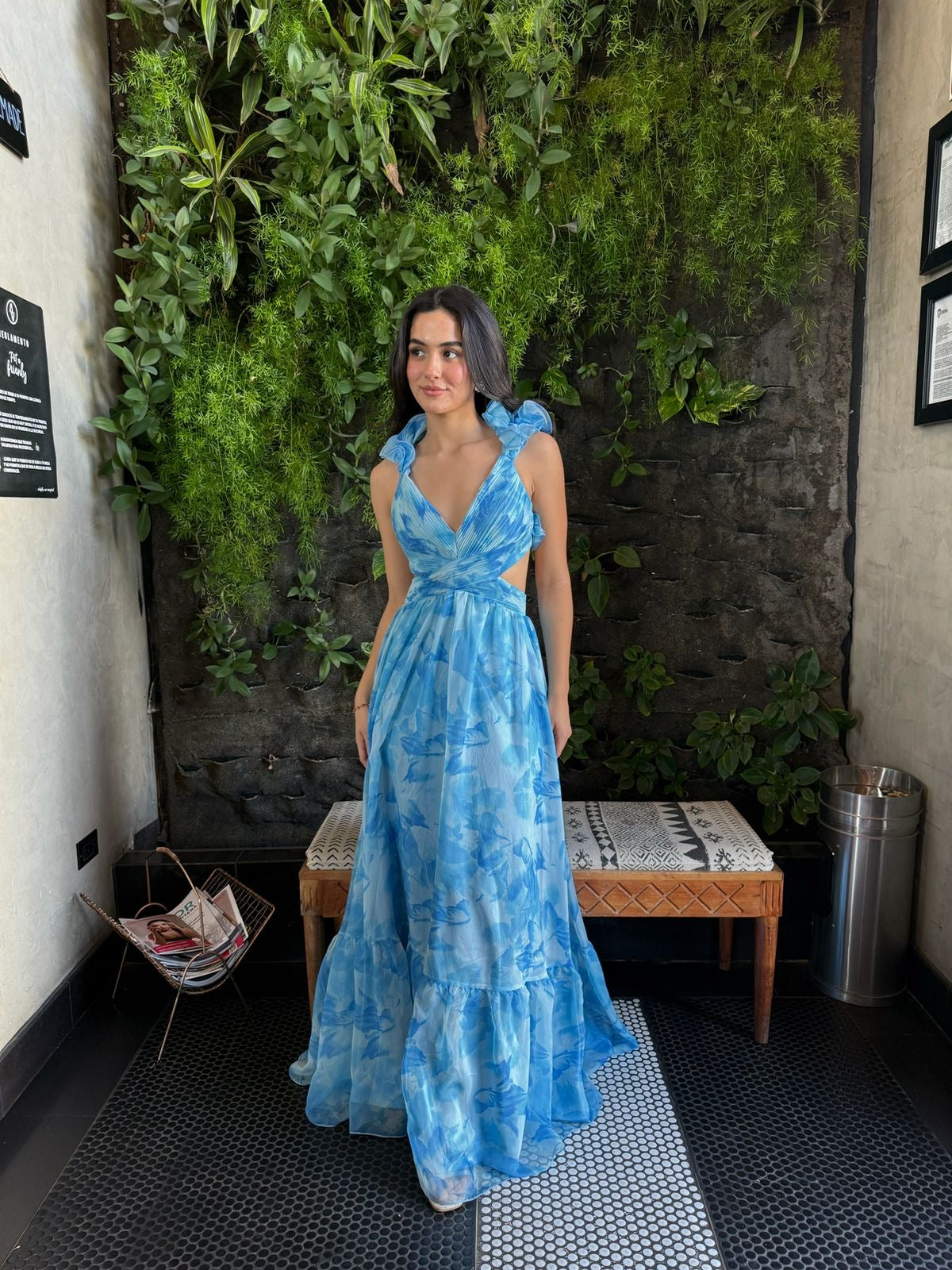 Vestido Floreado Olanes Escote Espalda