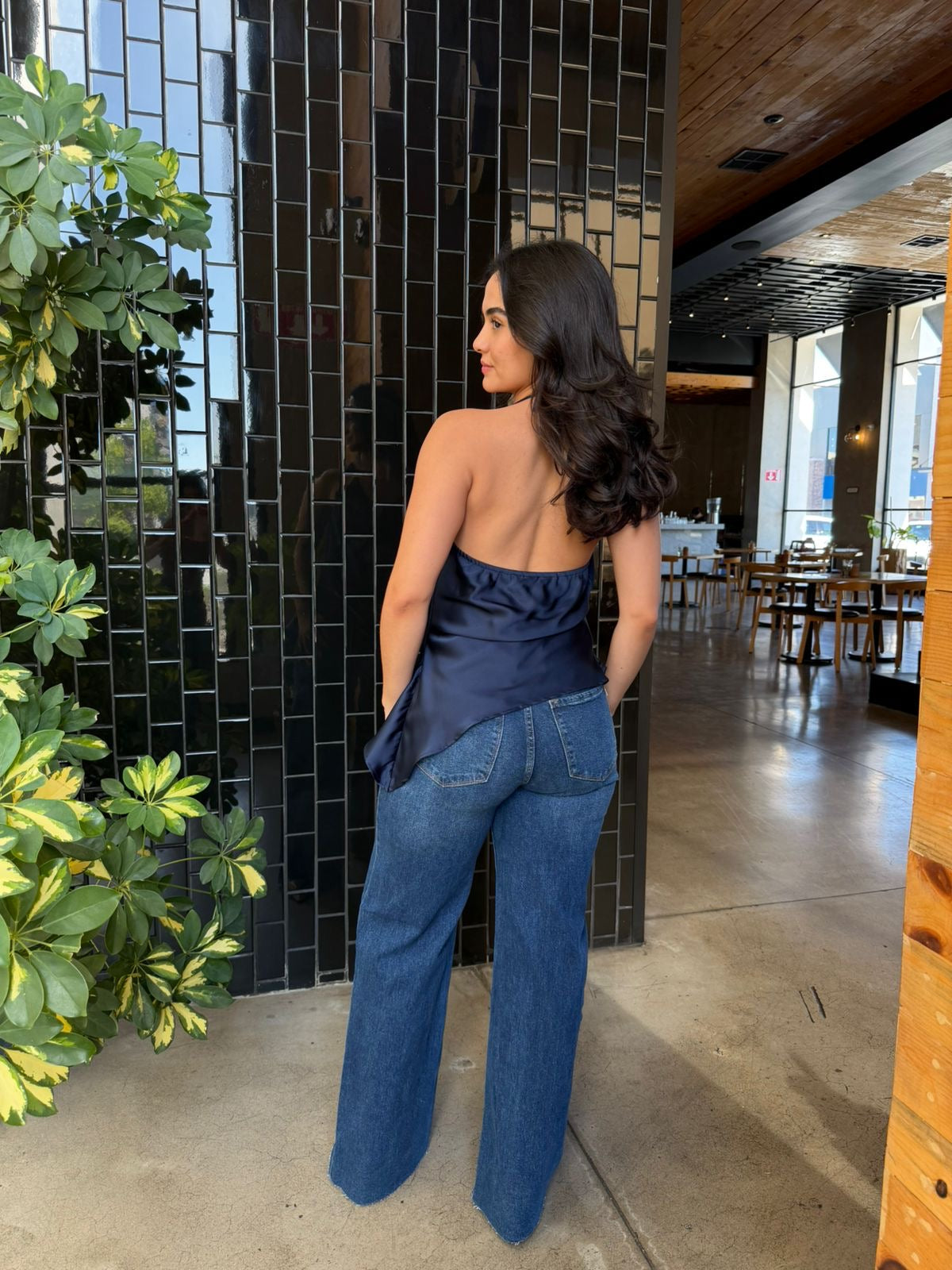Blusa Halter Satinada Navy
