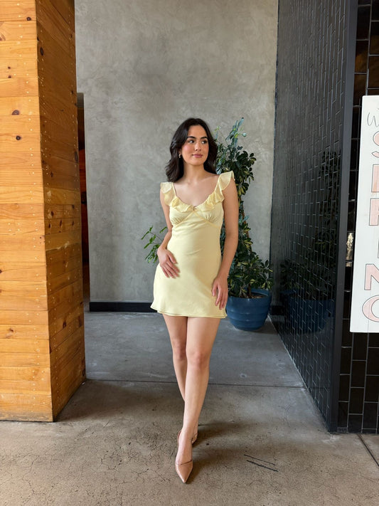 Vestido Escote con Olan